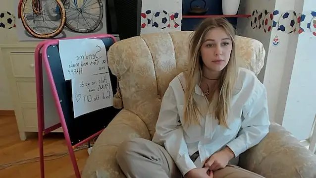 camgirl blonde big tits