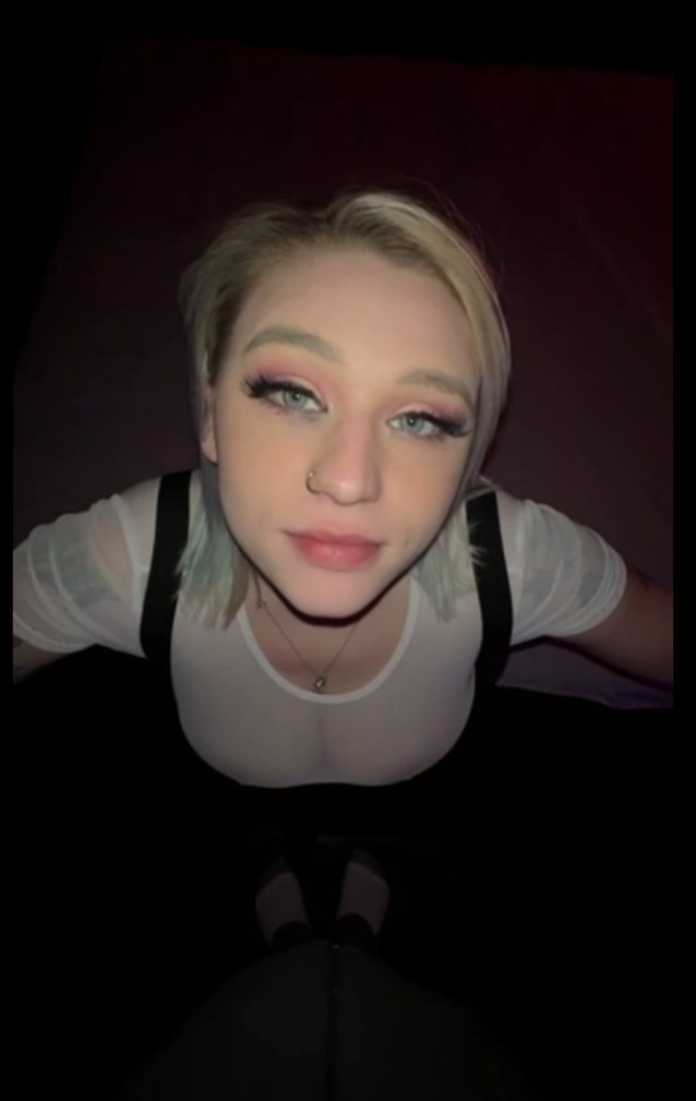 amateur blonde tiktok