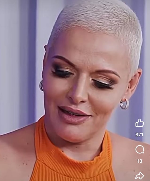 shorthair big tits milf