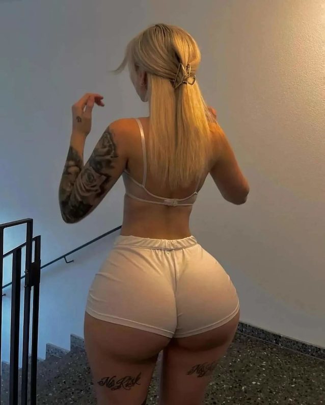 culona, blonde, anal, tatuada, instagram