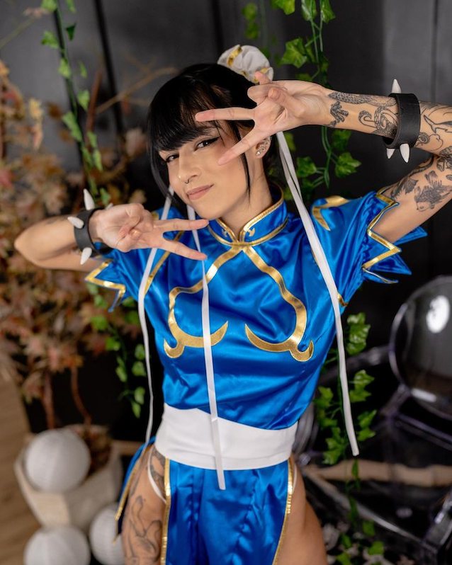 chun li, cosplay, dark hair, posing