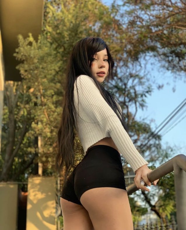 amateur brunette hot