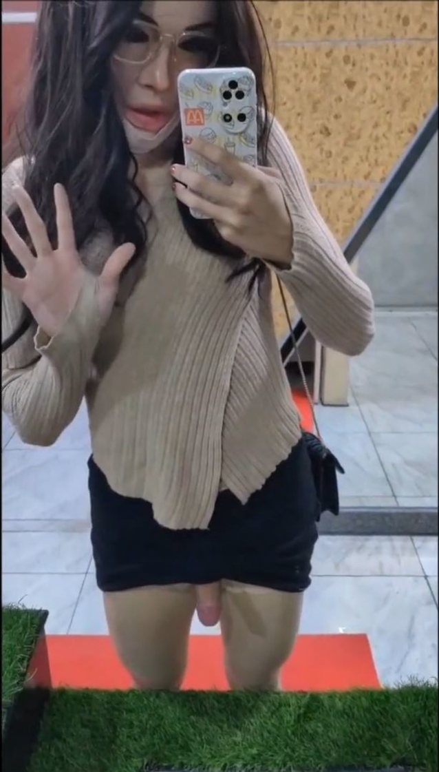shemale ladyboy black hair