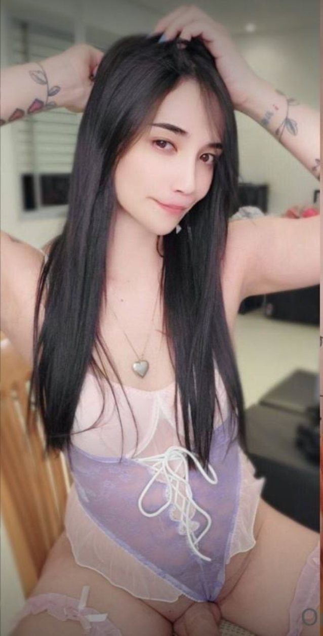 shemale ladyboy black hair