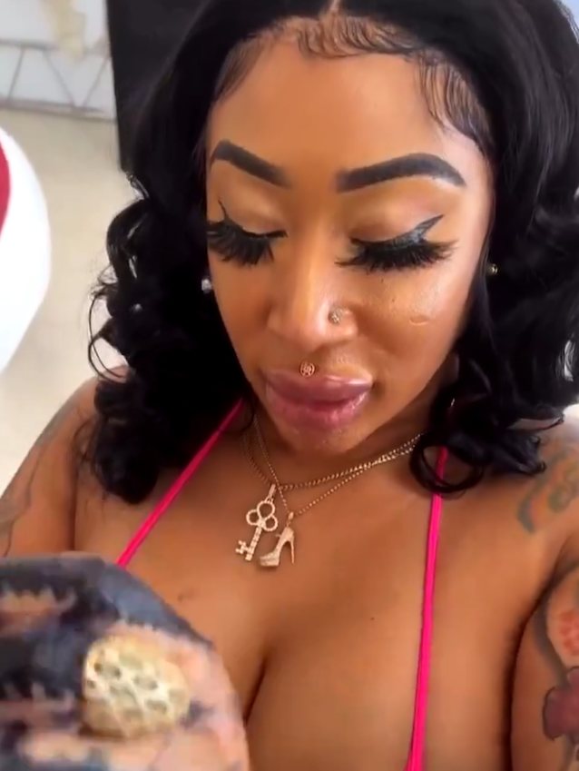 ebony, bimbo, lips, lashes, bbw