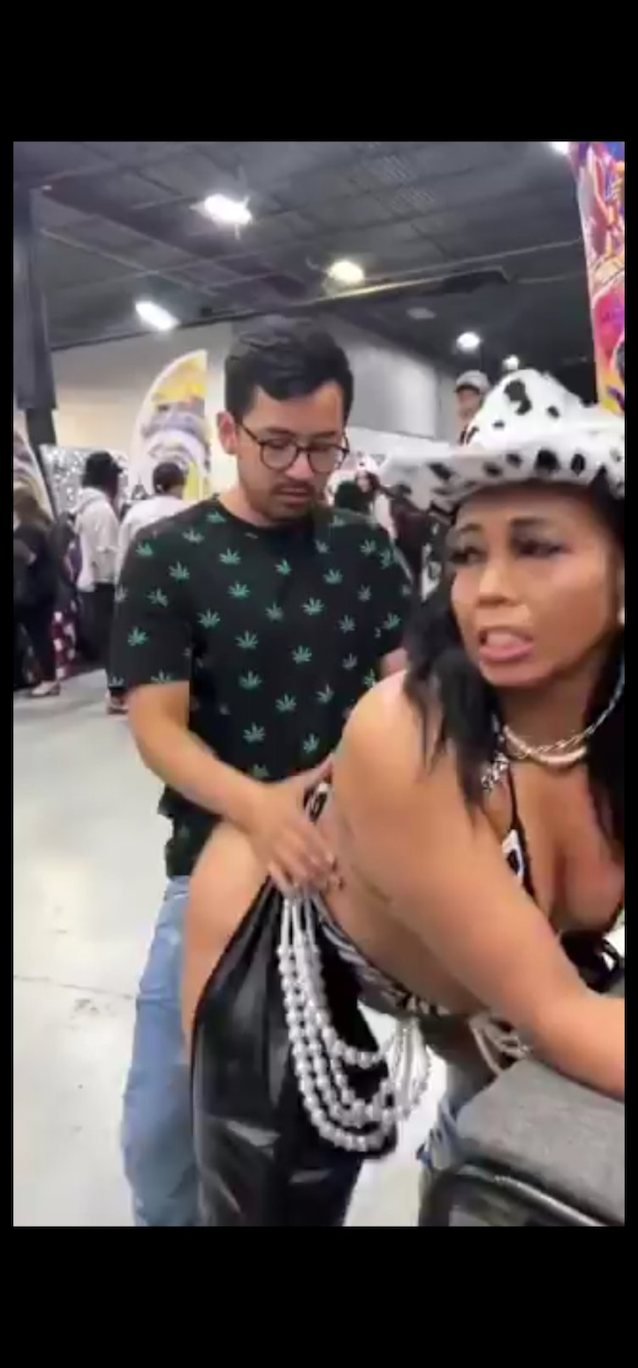 black chick, cow girl, convention