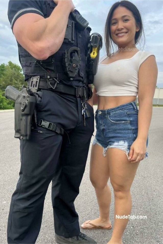 only fans viral cop