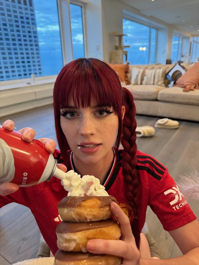 soogsx, donut, whipped cream, red head, video