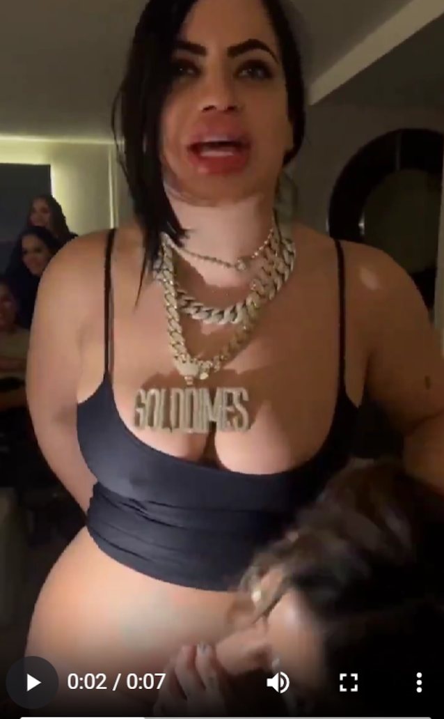 pawg lesbian dildo