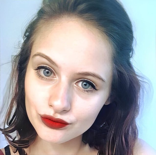 blueyes, brownhair, makeup, lipstick, cute