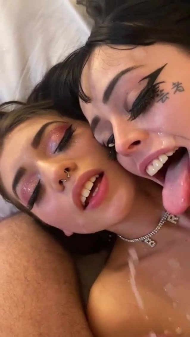 cumshot threesome tits