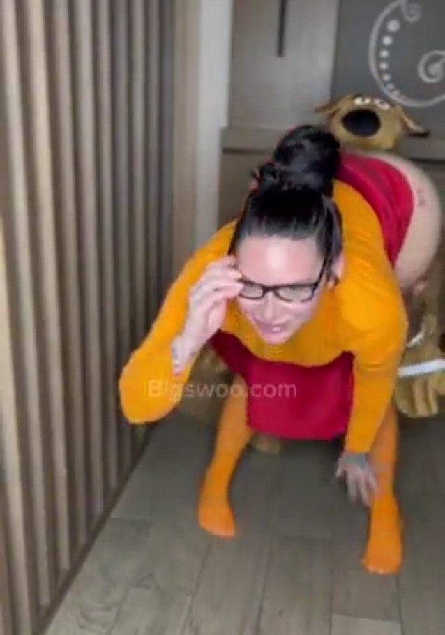 doggy, scoopy doo, nerd, big booty, onlyfans