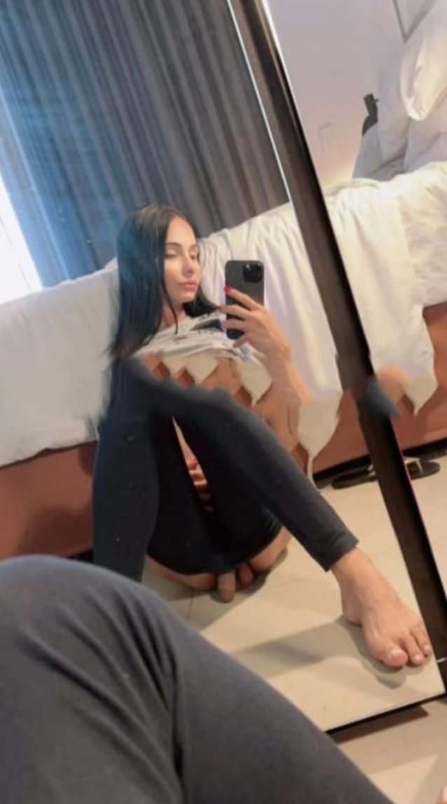 beautiful, cute, shemale, feet, mirror