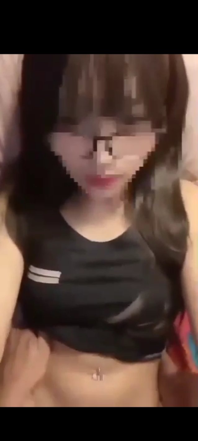 camgirl amateur black hair