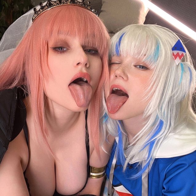 lesbian kissing liks