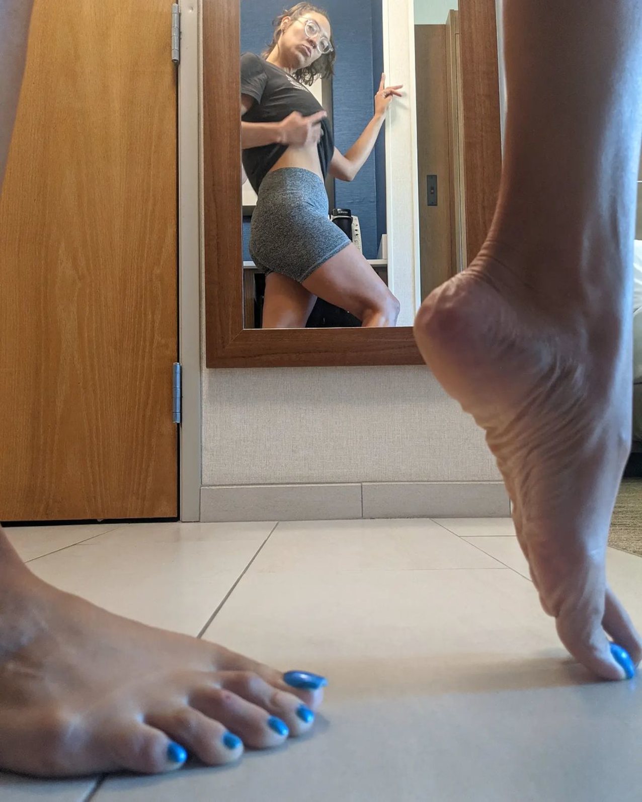 latin feet brunette