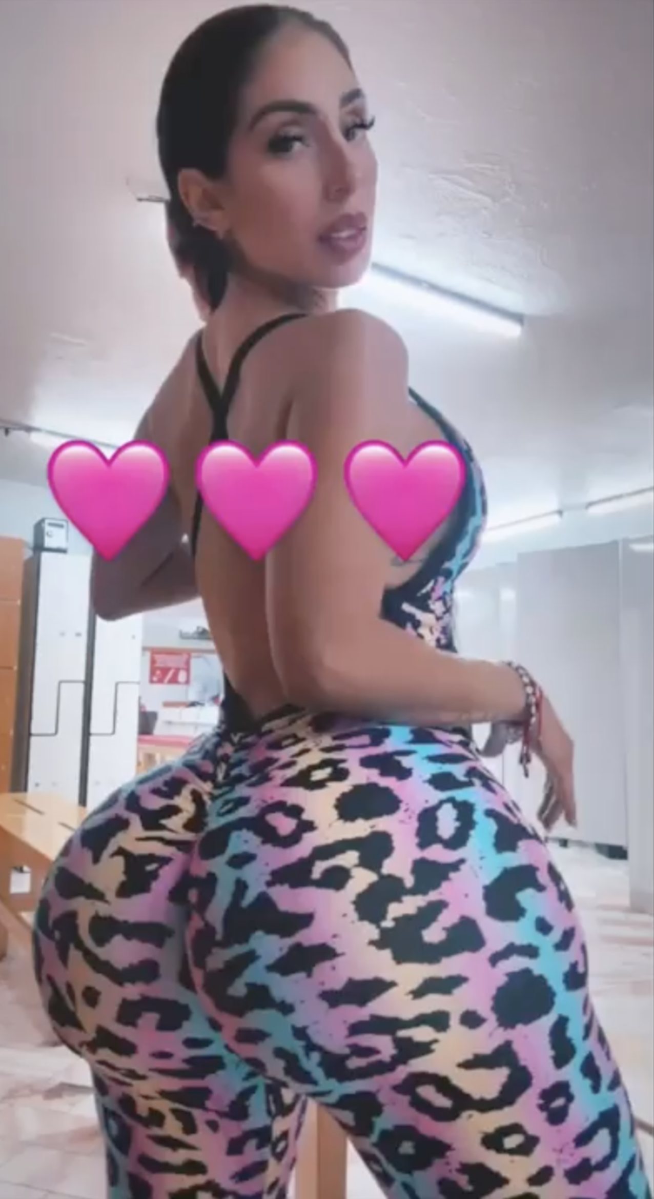 latina booty hot