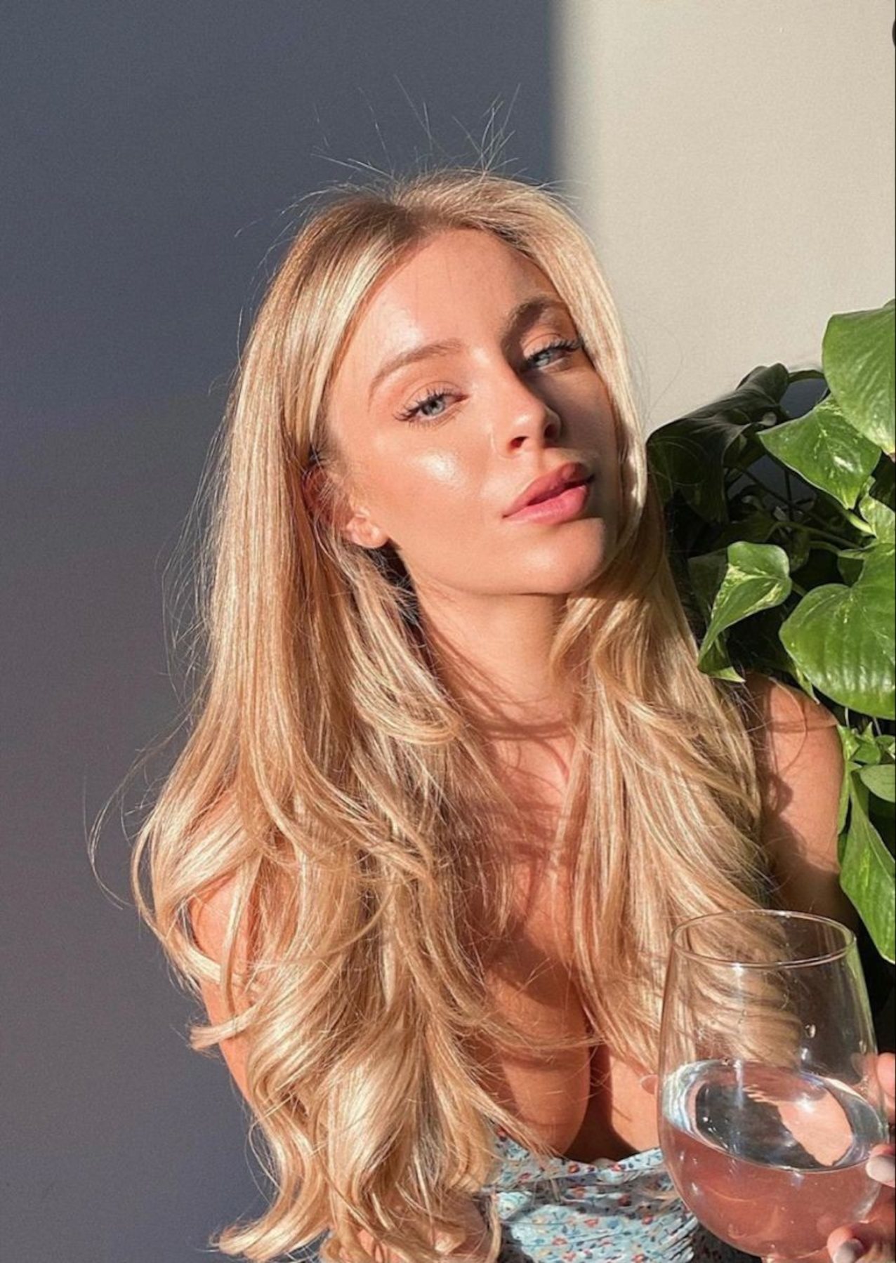 blonde beautiful pretty face