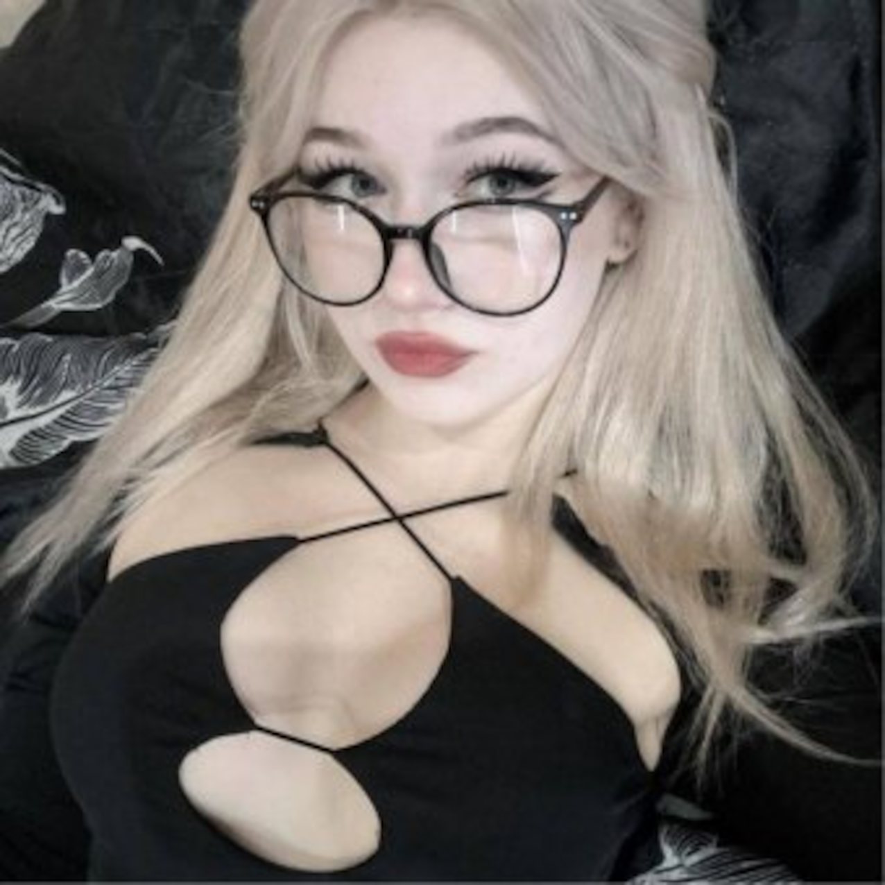 glasses hot tits