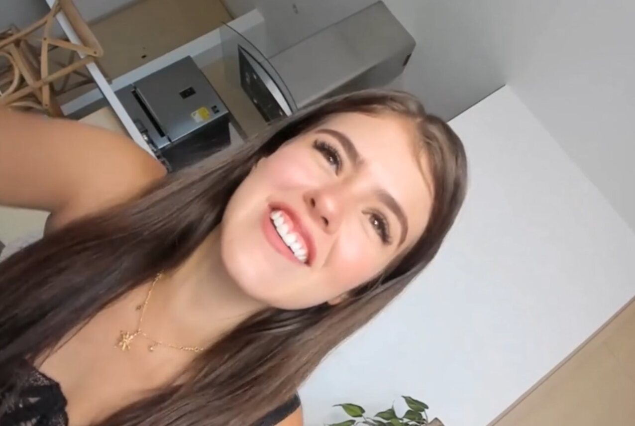 brunette hot beautiful