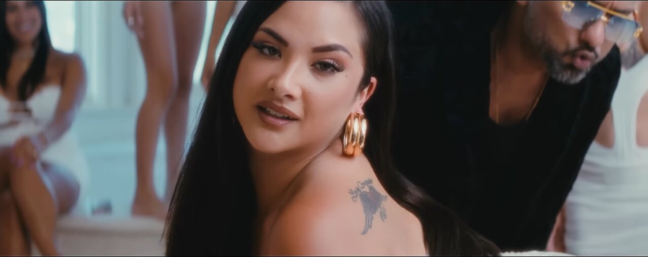 tattoos brunette curvy
