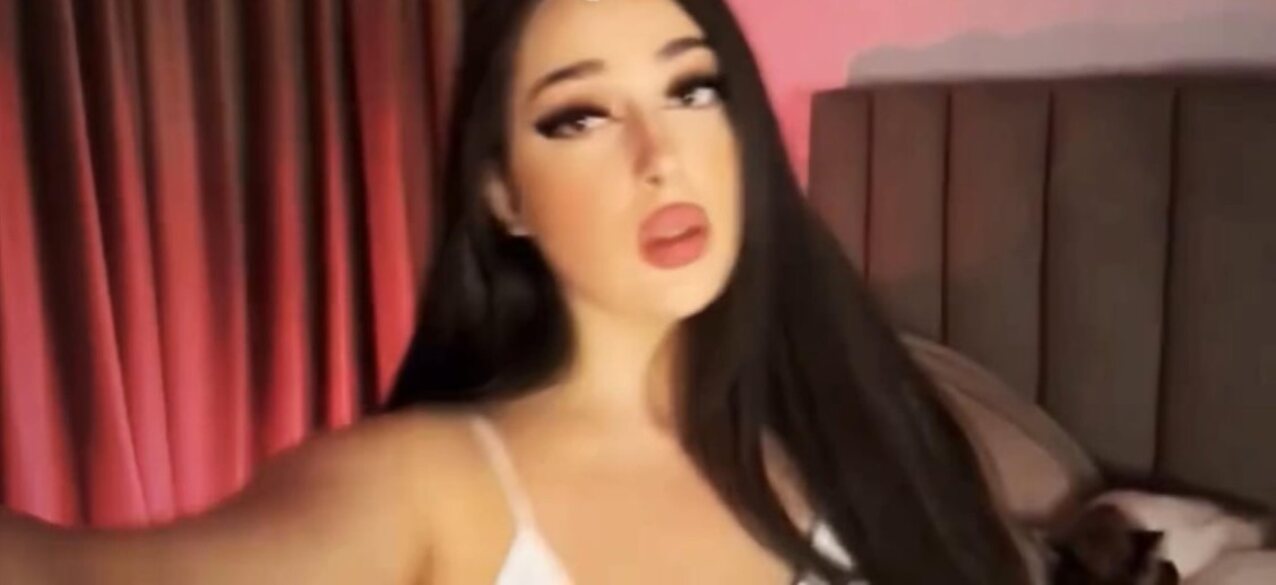 brunette massive lips hot