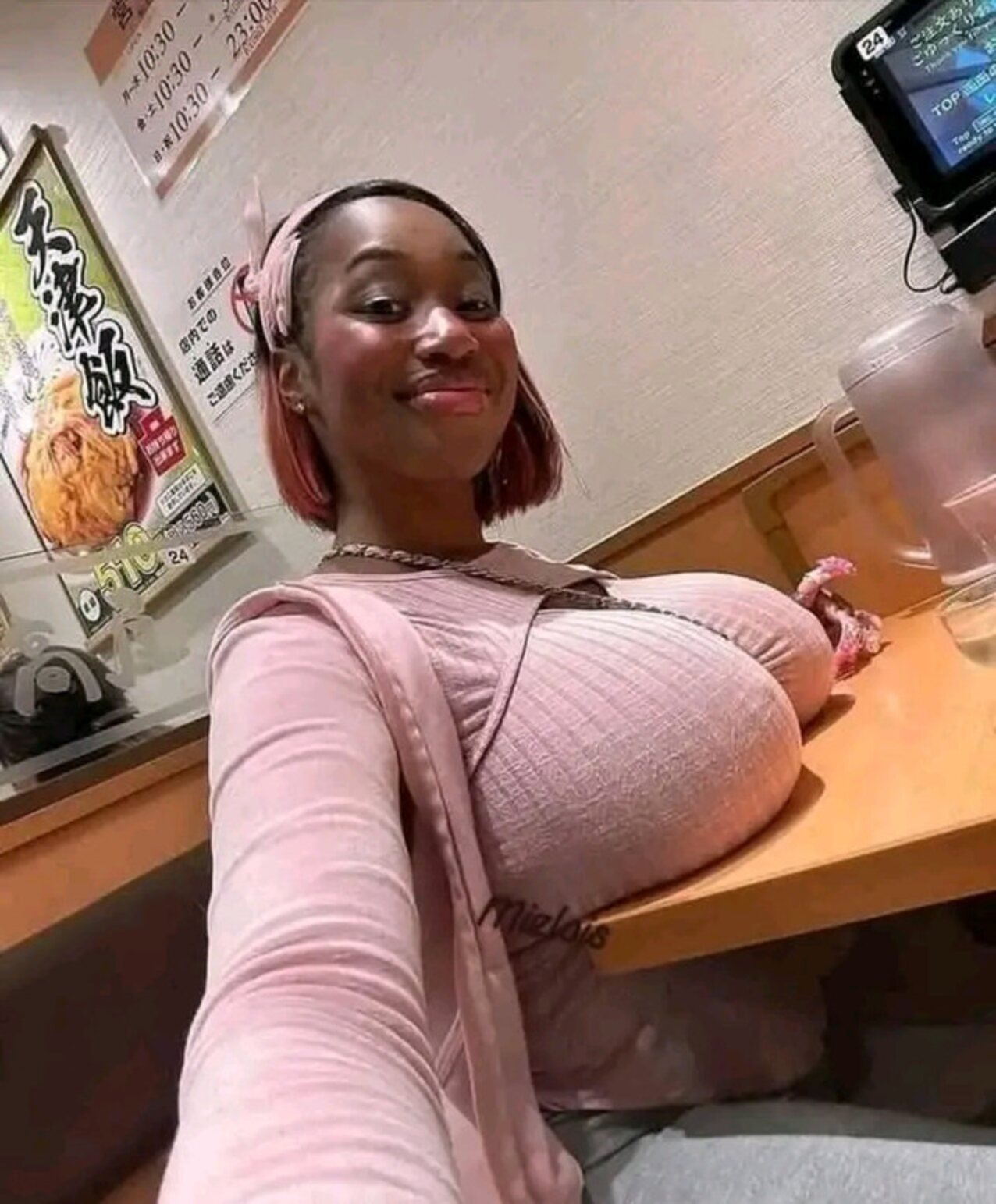 ebony black queen big boobs