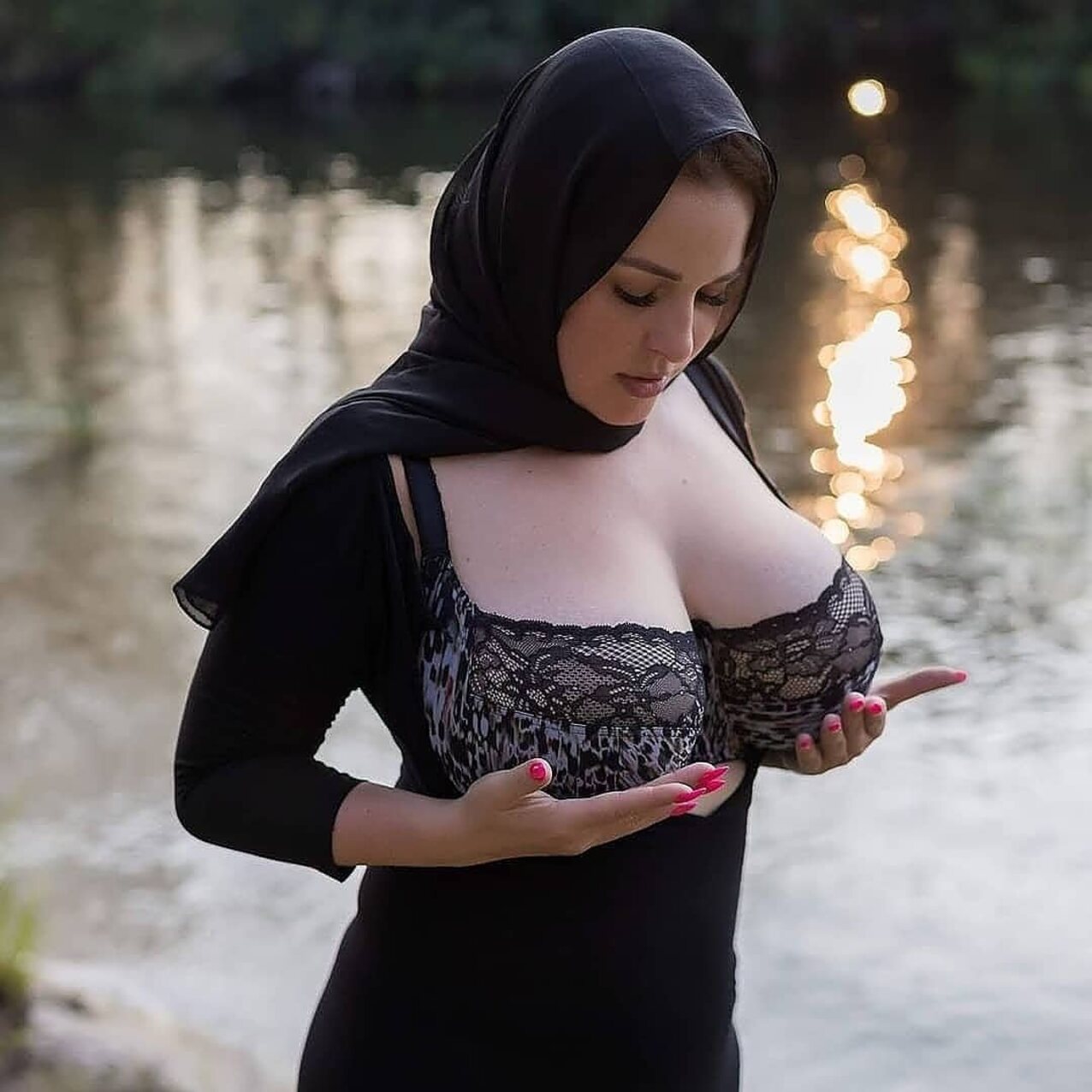 hijab big boobs bigtits