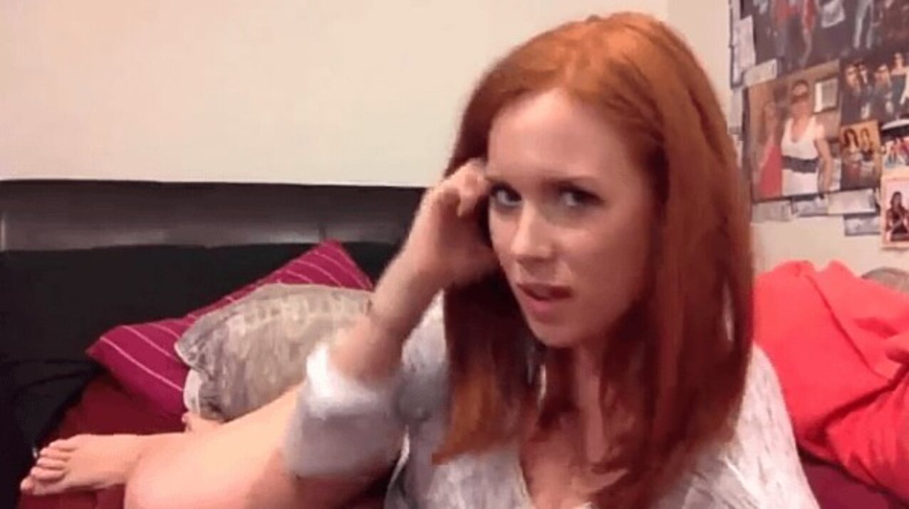 redhead camgirl bed