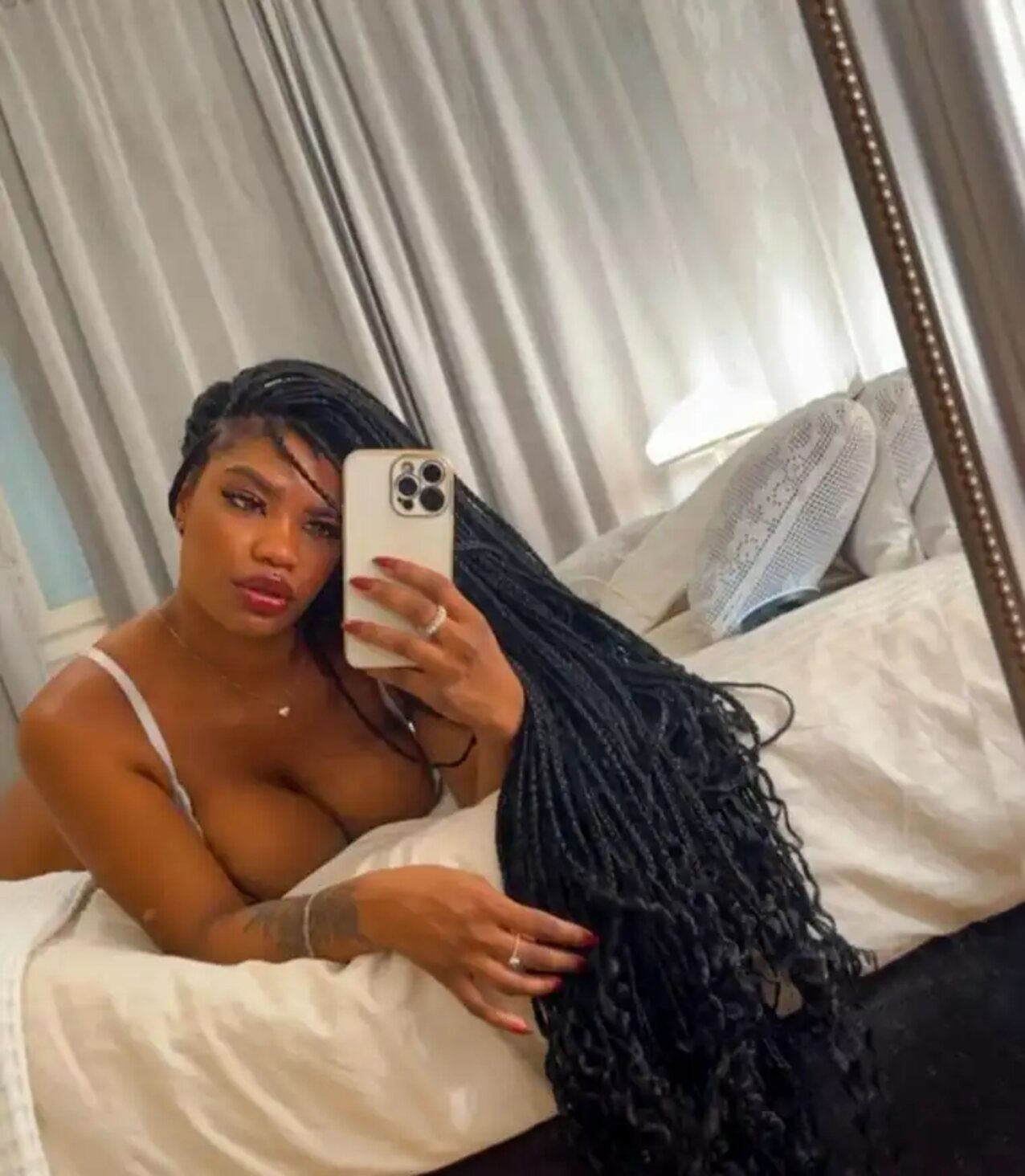 ebony big tits selfie