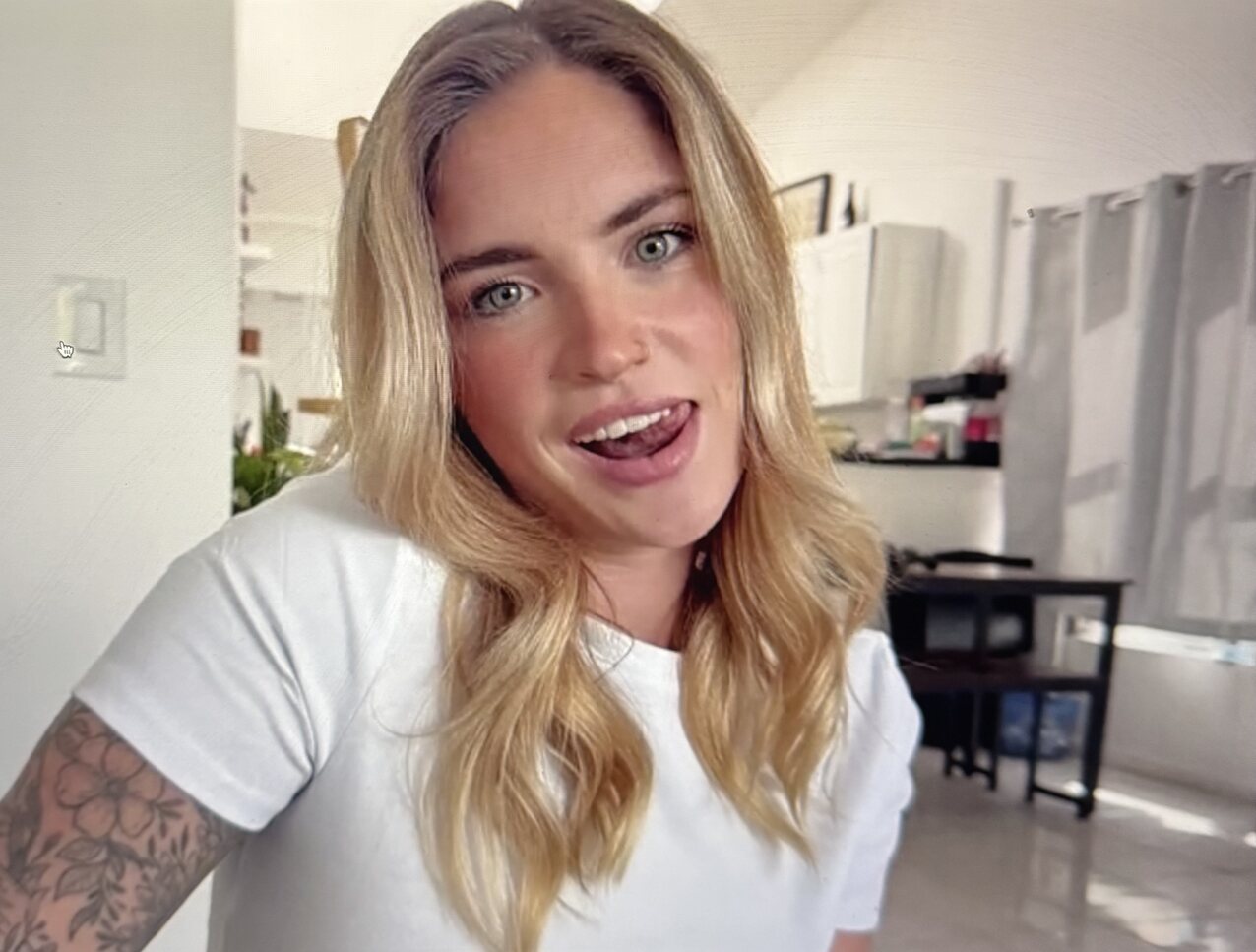 sexy blonde cutie
