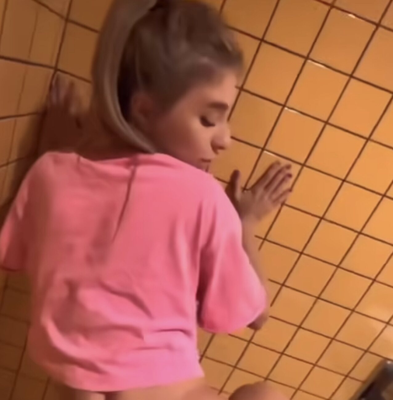 amateur blonde big ass