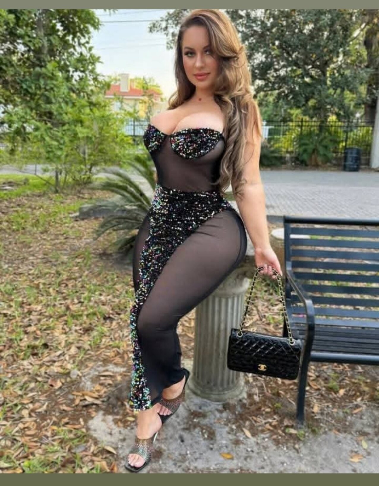 milf blonde ass