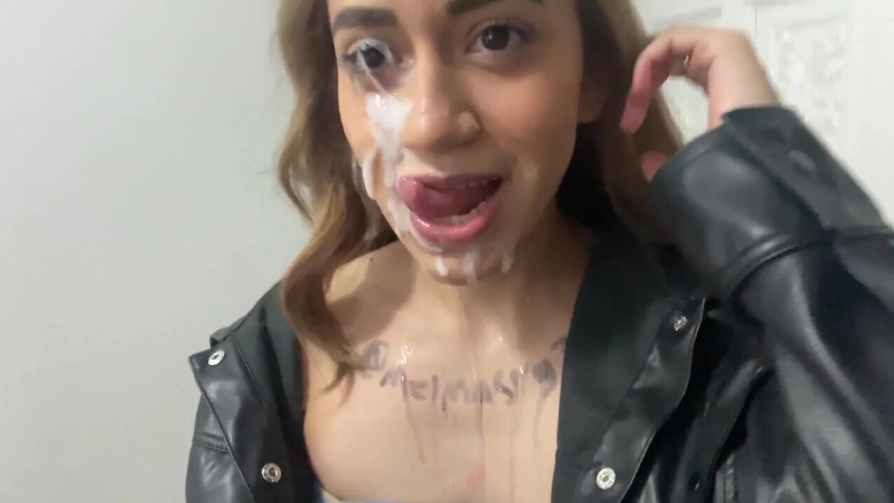 teen blonde facial