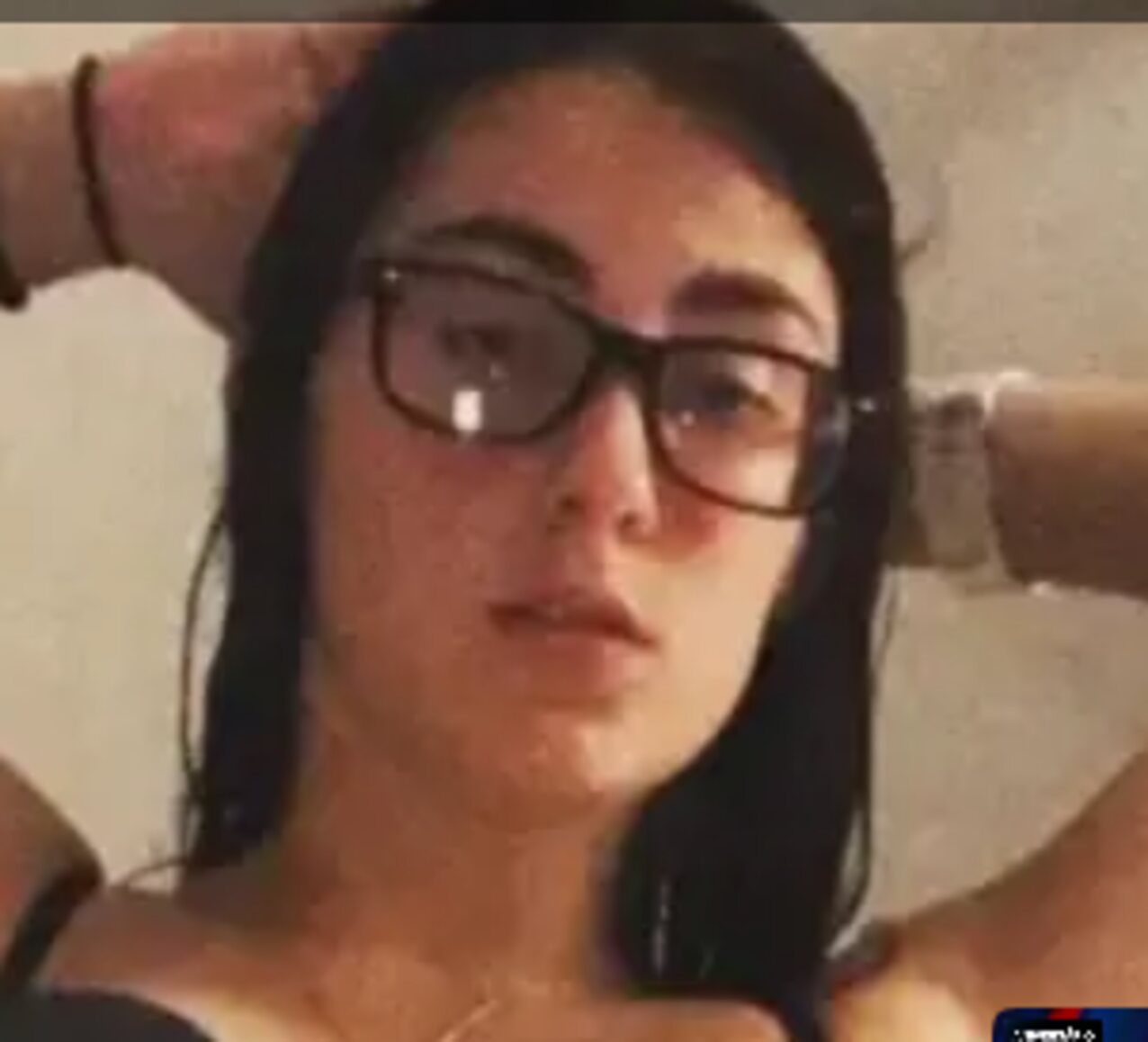 teen white camgirl