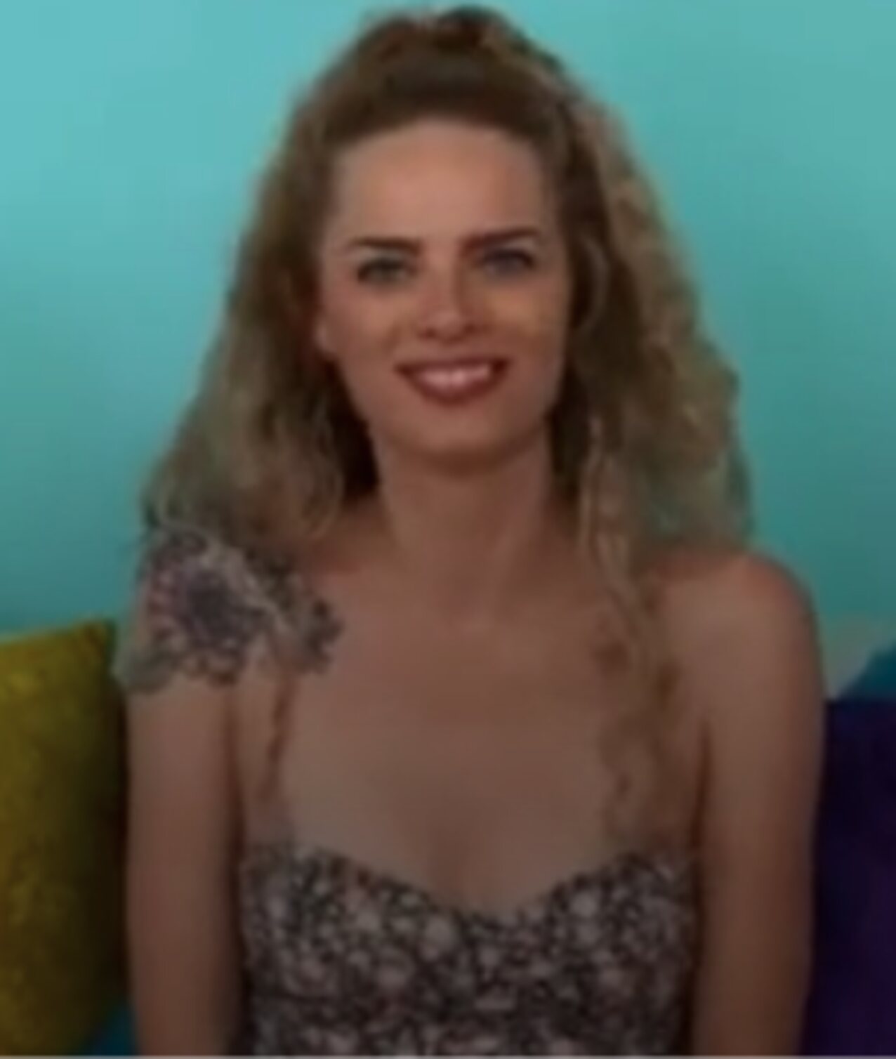 teen blonde facial