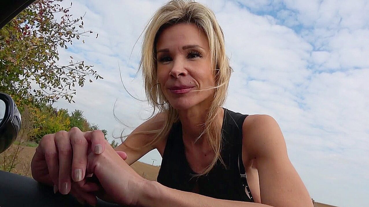 blonde pickup video