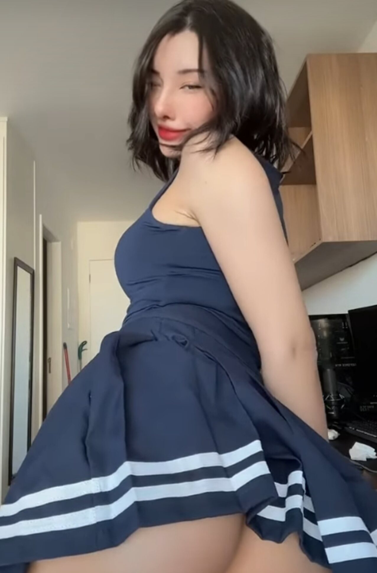 skirt camgirl ass