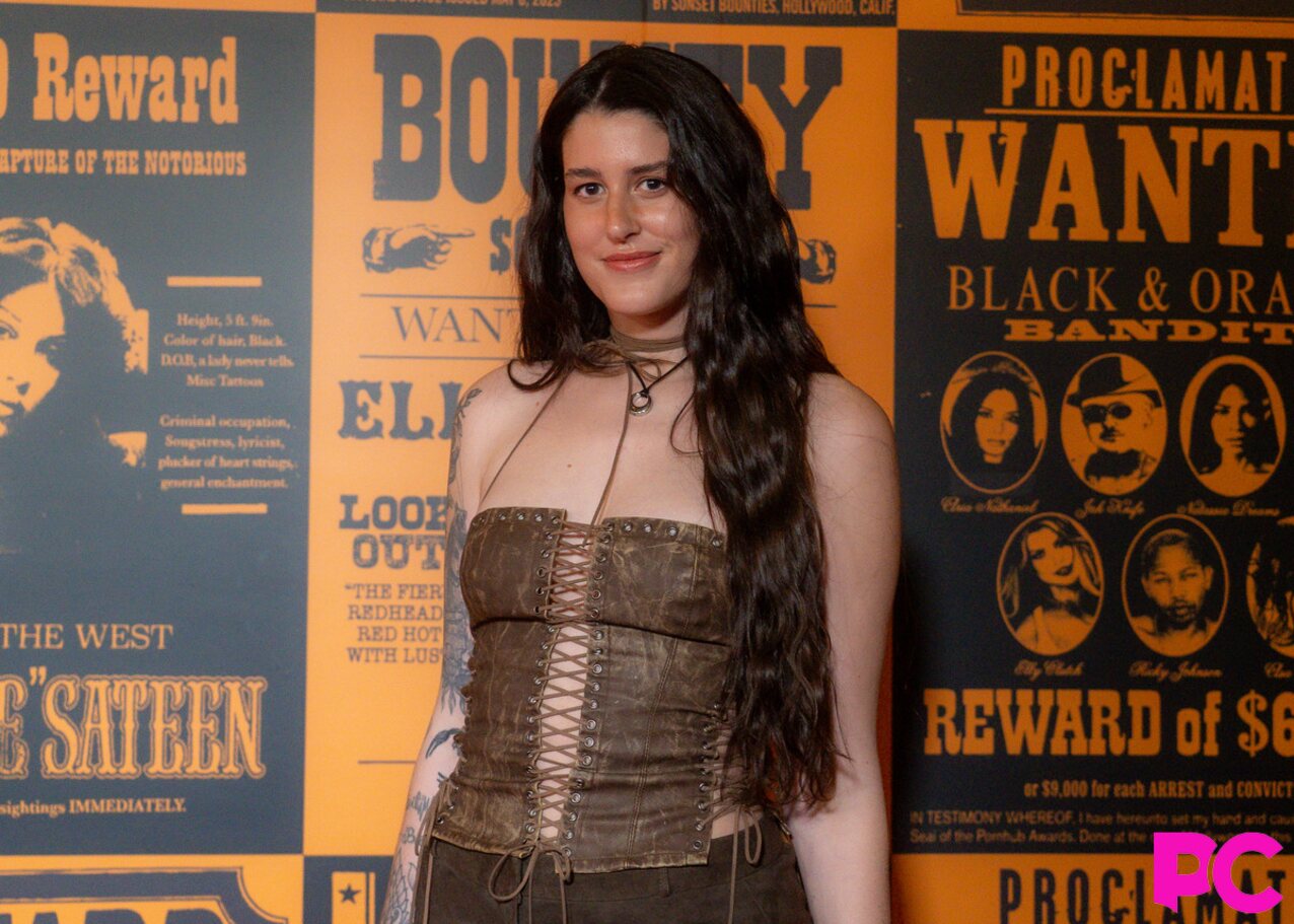 brunette bombshell allie oops