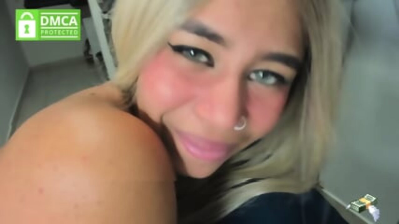 big ass cam blonde
