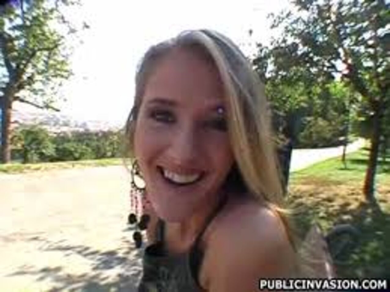 blondie hot public