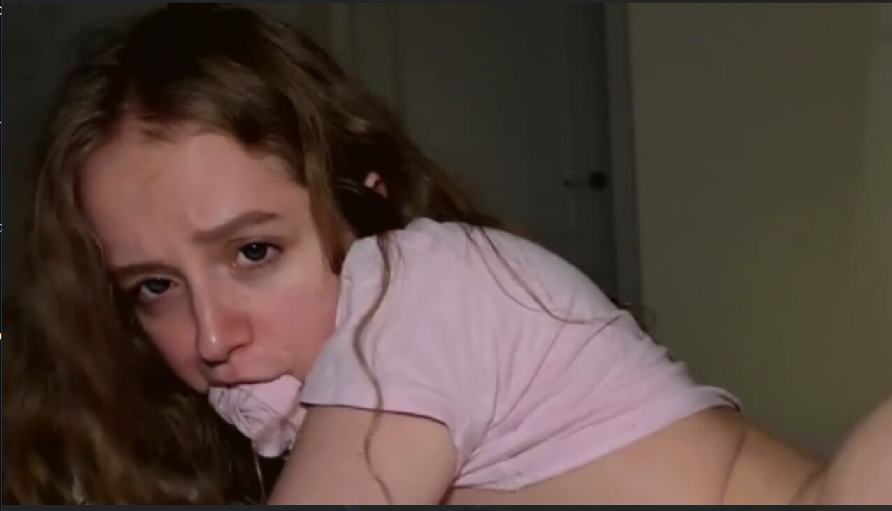 teen dogghy brunette