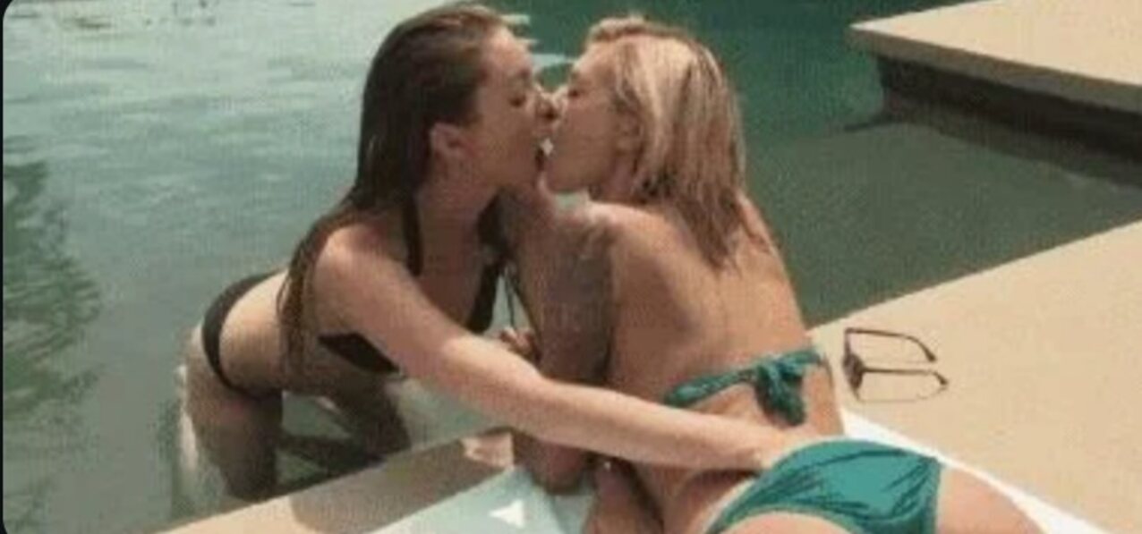 lesbians brunette blonde