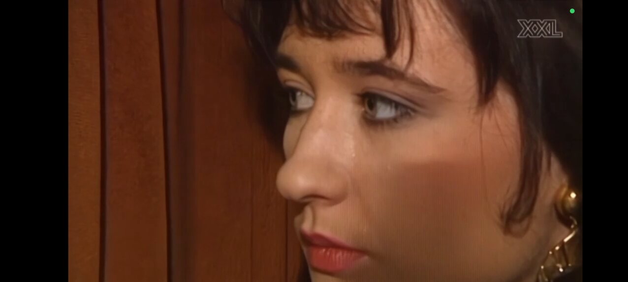 french retro blackhaired