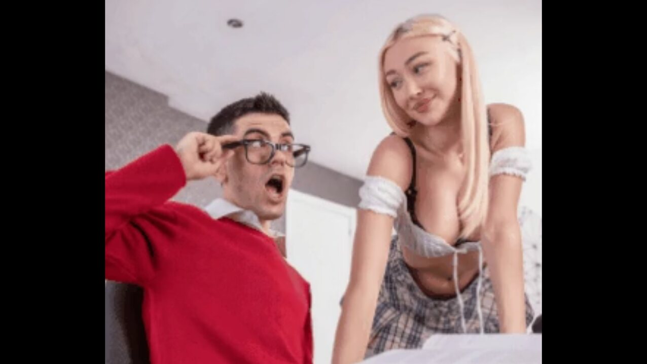 blonde teen beautiful
