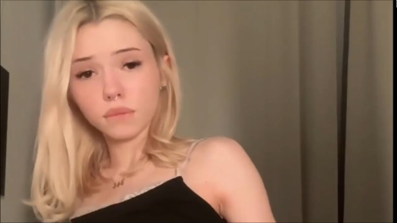 camgirl amateur blonde