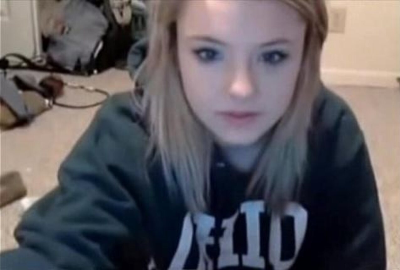camgirl webcam blonde