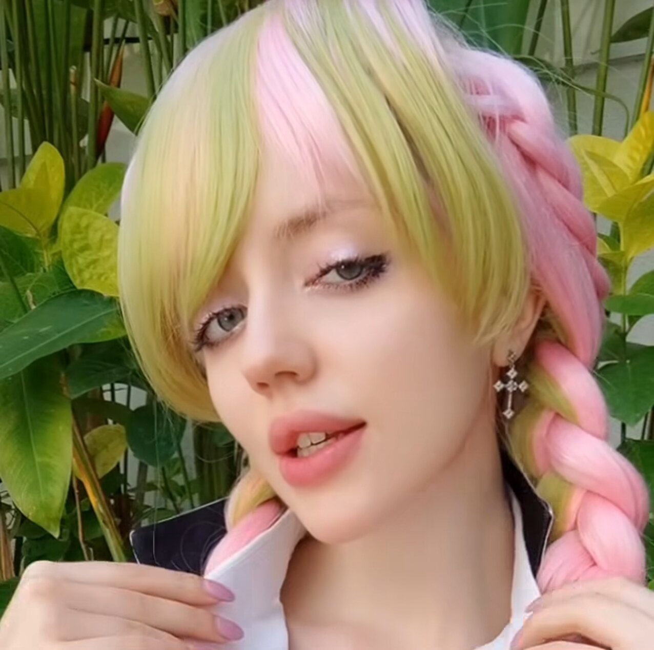 camgirl cute dyed hair