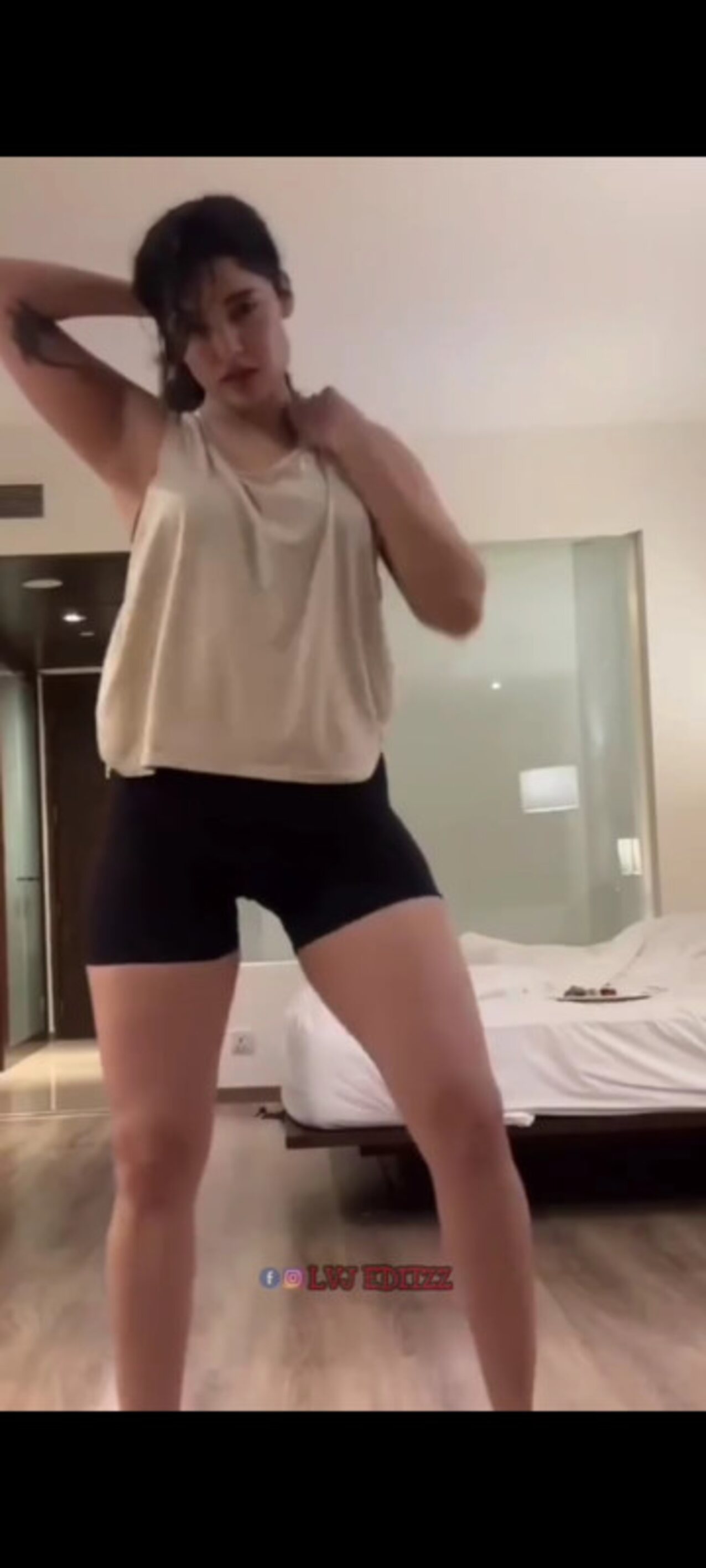 indian busty seduce