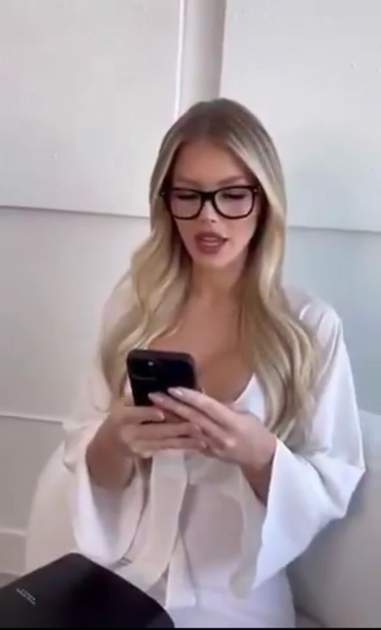 onlyfans busty blonde